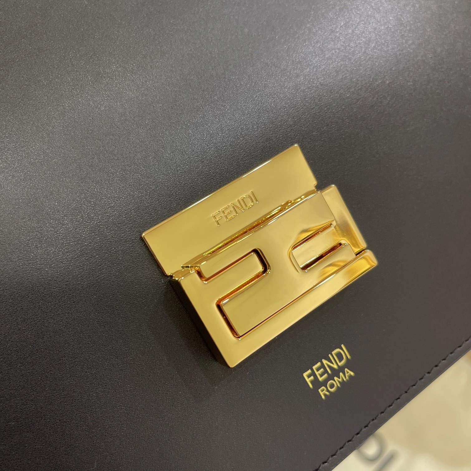 Elegant Fendi Satchel Bags 76718