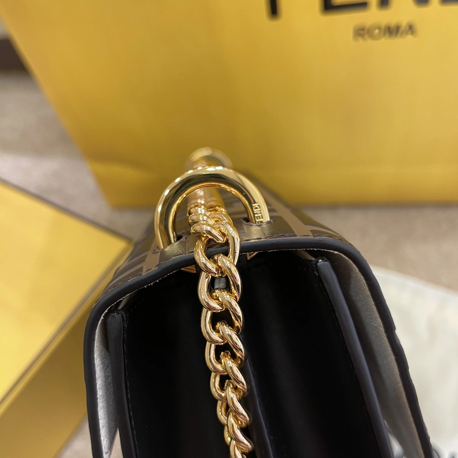 Elegant Fendi Satchel Bags 76718