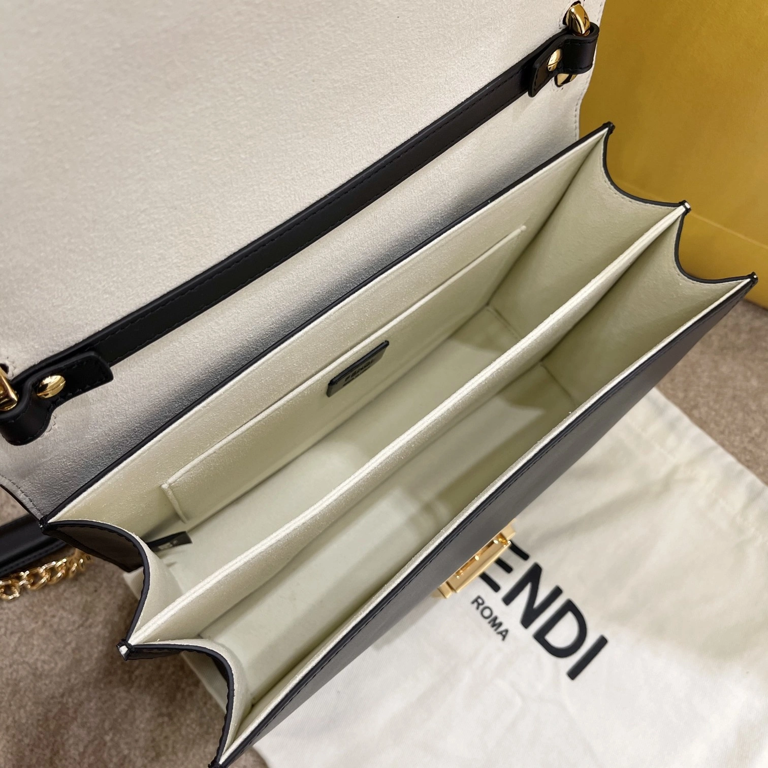 Elegant Fendi Satchel Bags 76718