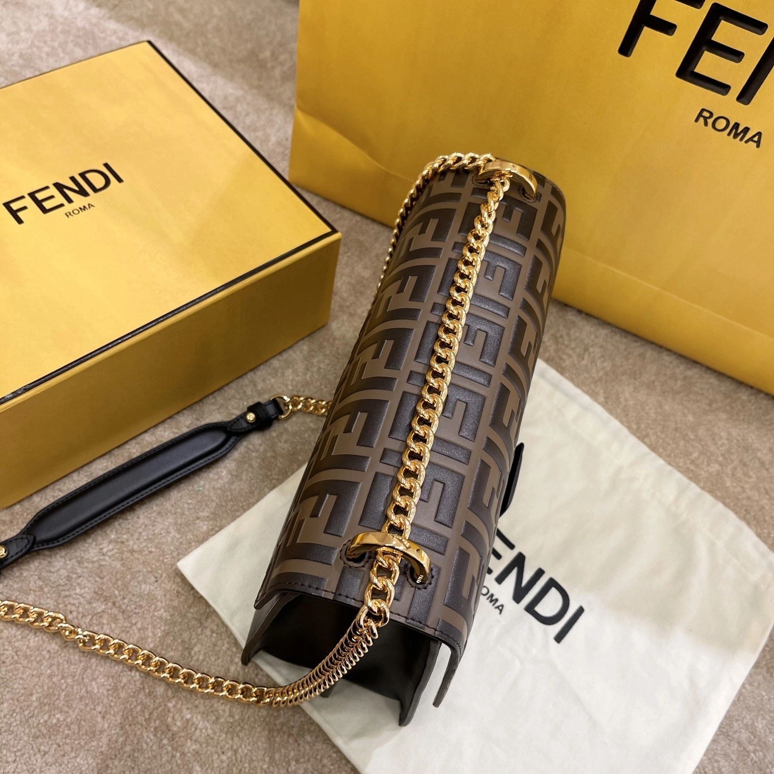 Elegant Fendi Satchel Bags 76718