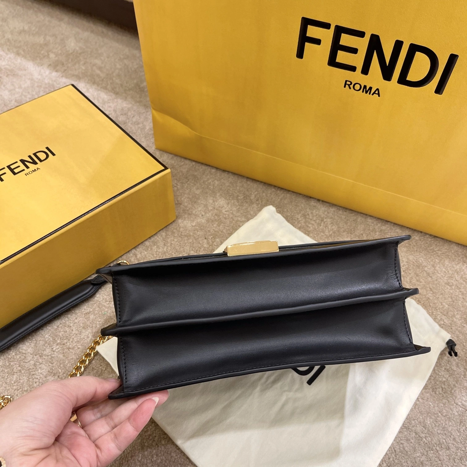 Elegant Fendi Satchel Bags 76718