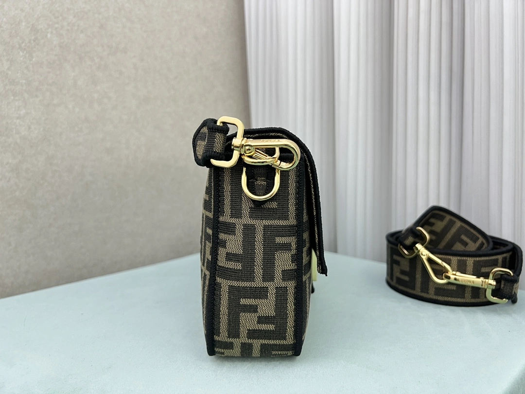 Breathable Fendi Satchel Bags 76697