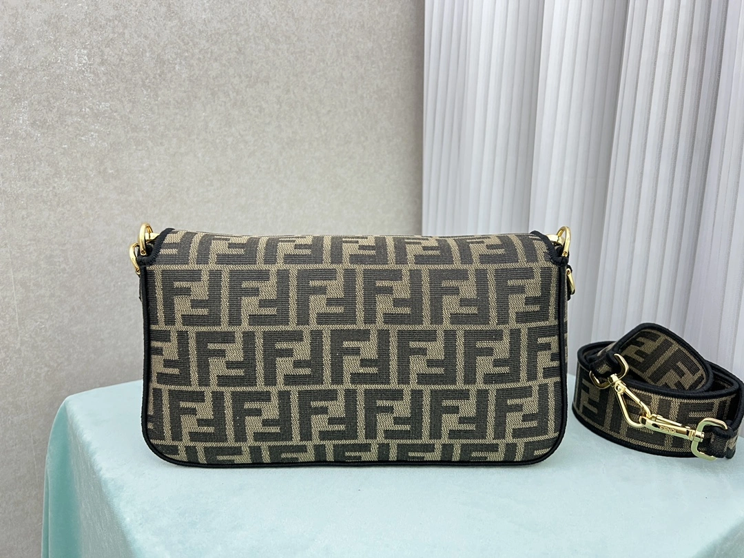 Breathable Fendi Satchel Bags 76697