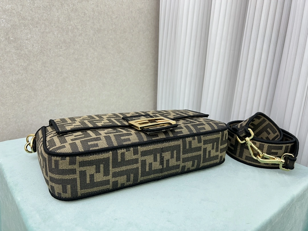 Breathable Fendi Satchel Bags 76697