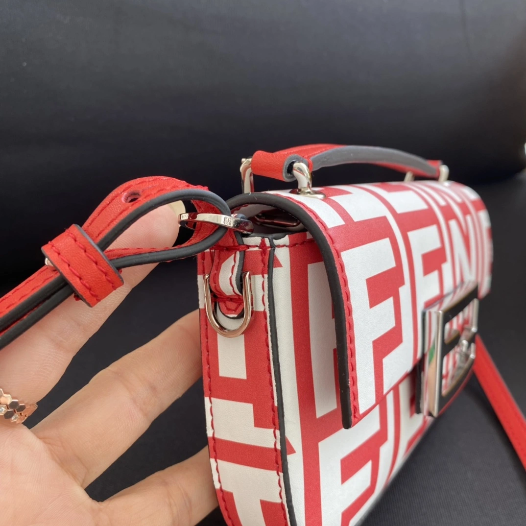Chic Fendi Satchel Bags 76712
