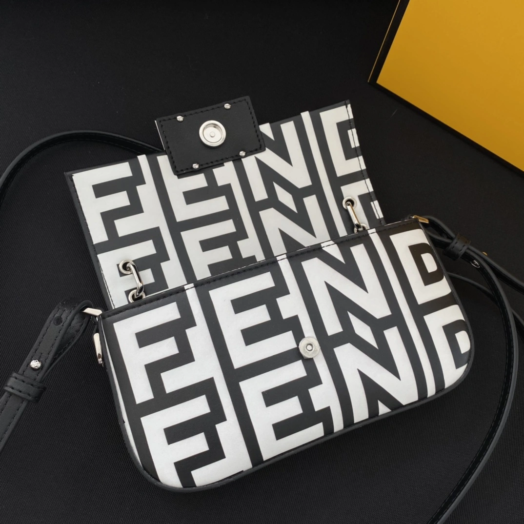 RelaxedFit Fendi Satchel Bags 76705