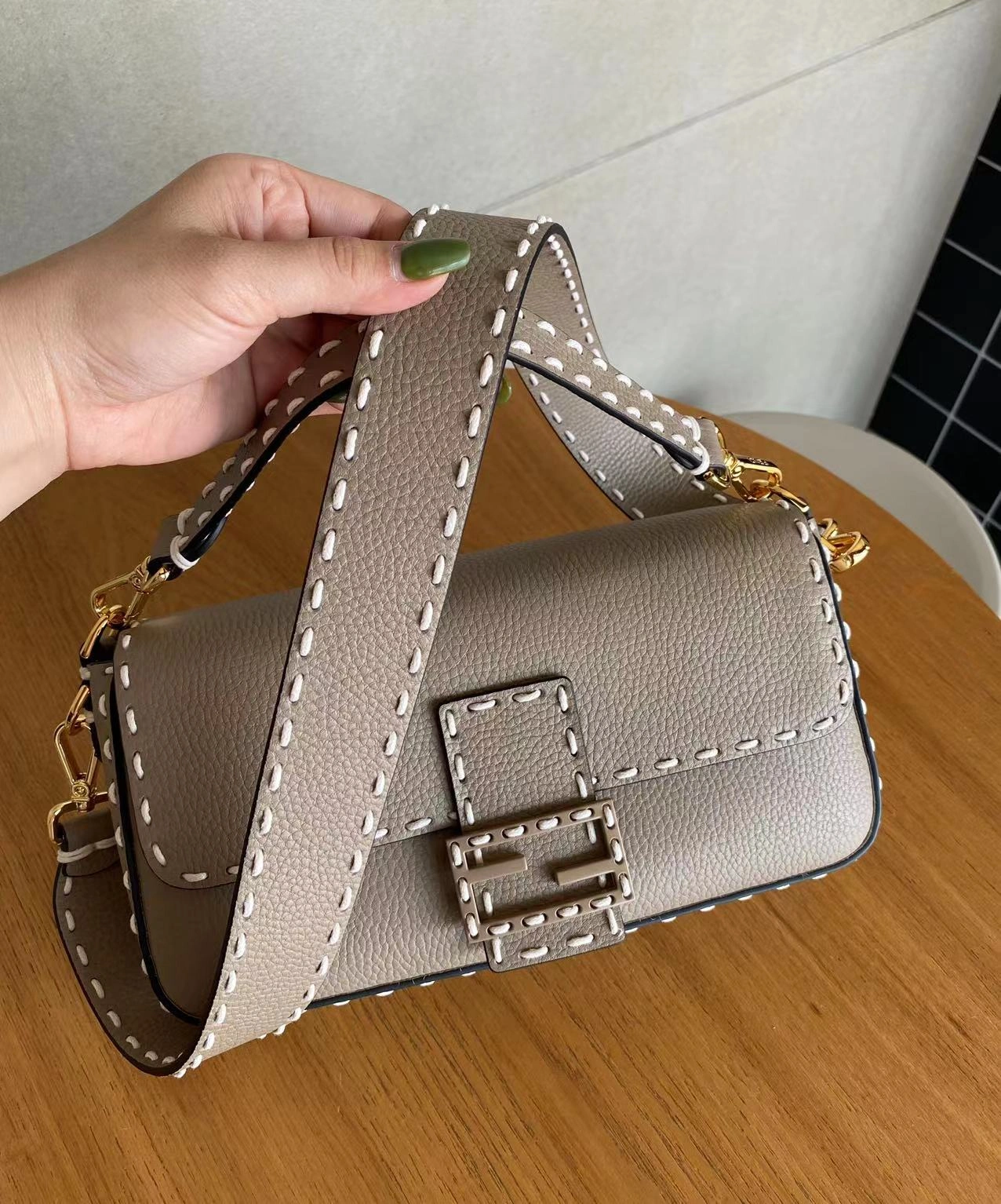 Fendi Satchel Bags Durable 76710