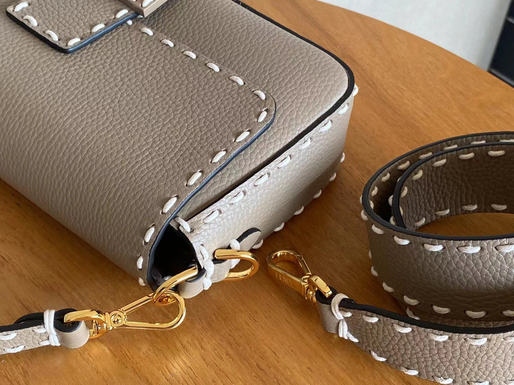 Fendi Satchel Bags Durable 76710