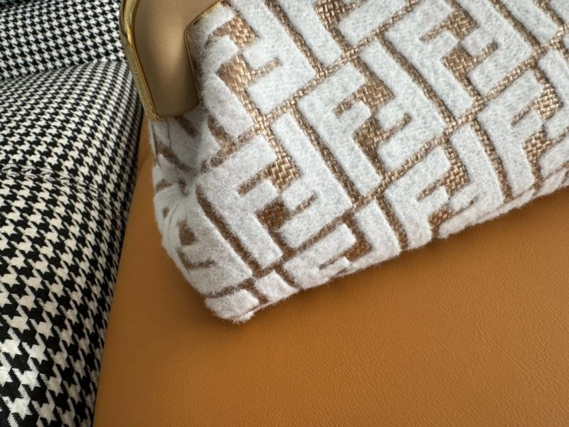 Unisex Fendi Satchel Bags 72876