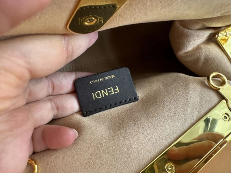 Unisex Fendi Satchel Bags 72876