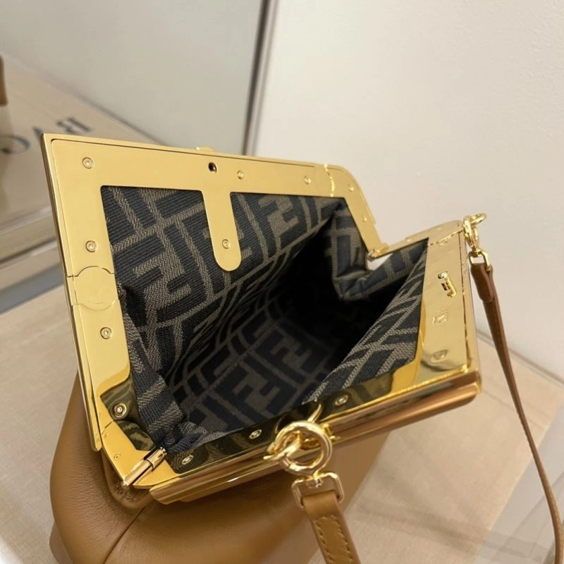 Fendi Satchel Bags Lightweight 72815