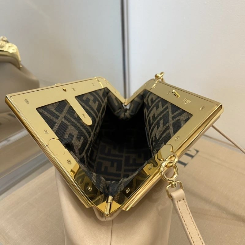 WellDesigned Fendi Satchel Bags 72817