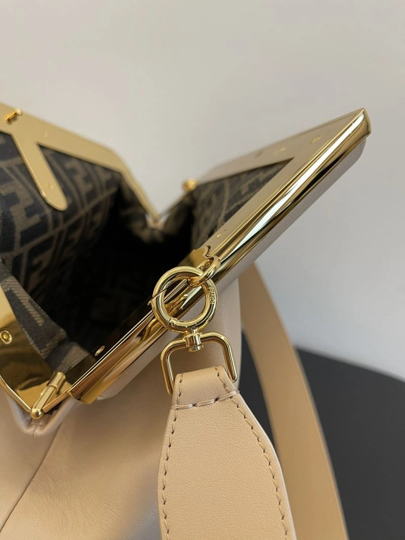 Fendi Satchel Bags Effortless 72813