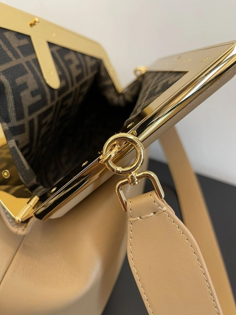 Fendi Satchel Bags Versatile 72812