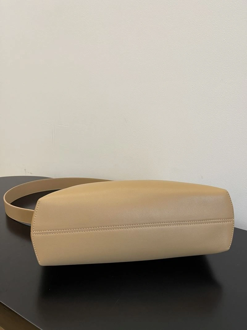 Fendi Satchel Bags Versatile 72812