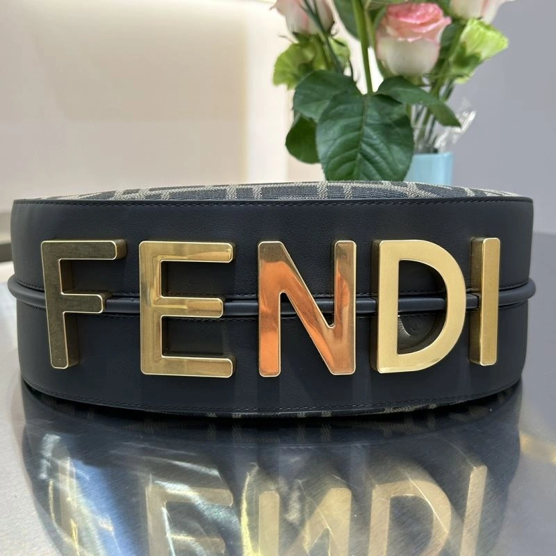 Fendi Satchel Bags Sleek 72799