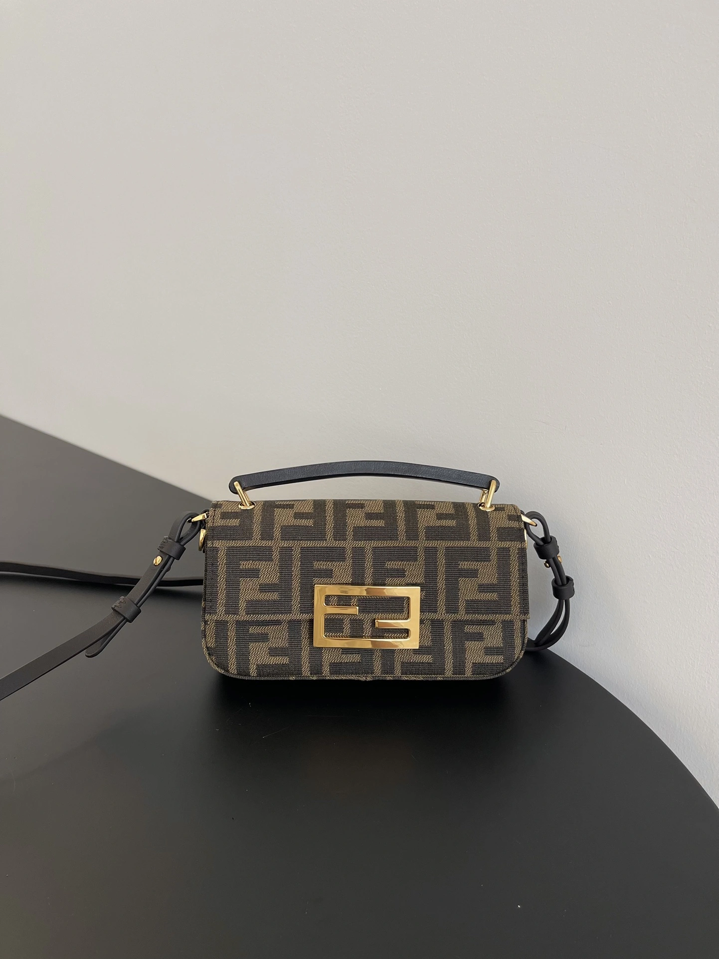 Comfortable Fendi Satchel Bags 69828