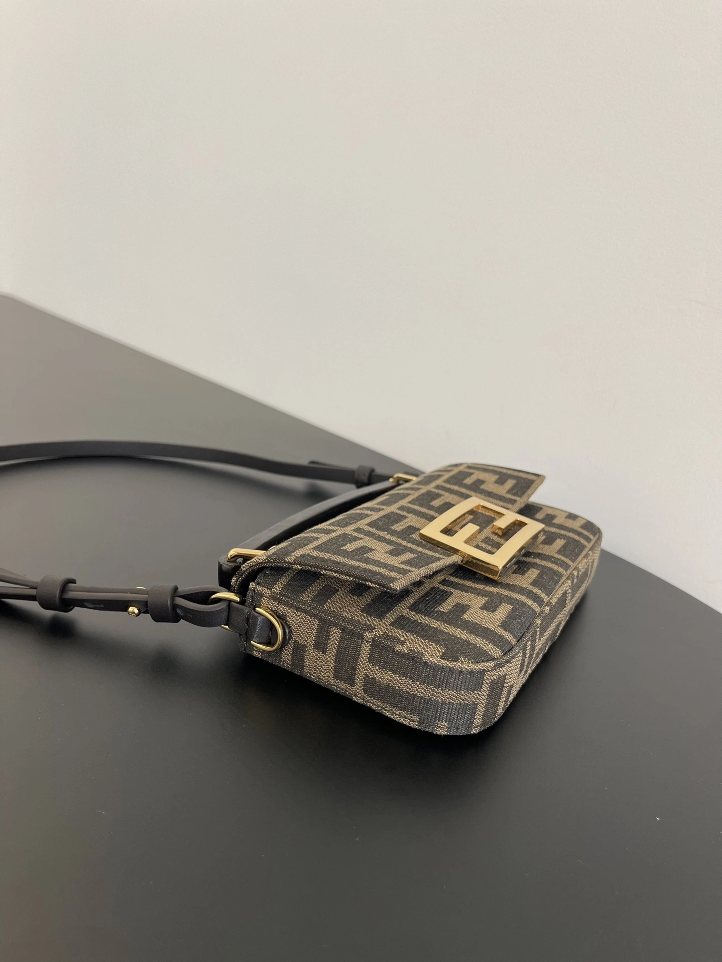 Comfortable Fendi Satchel Bags 69828