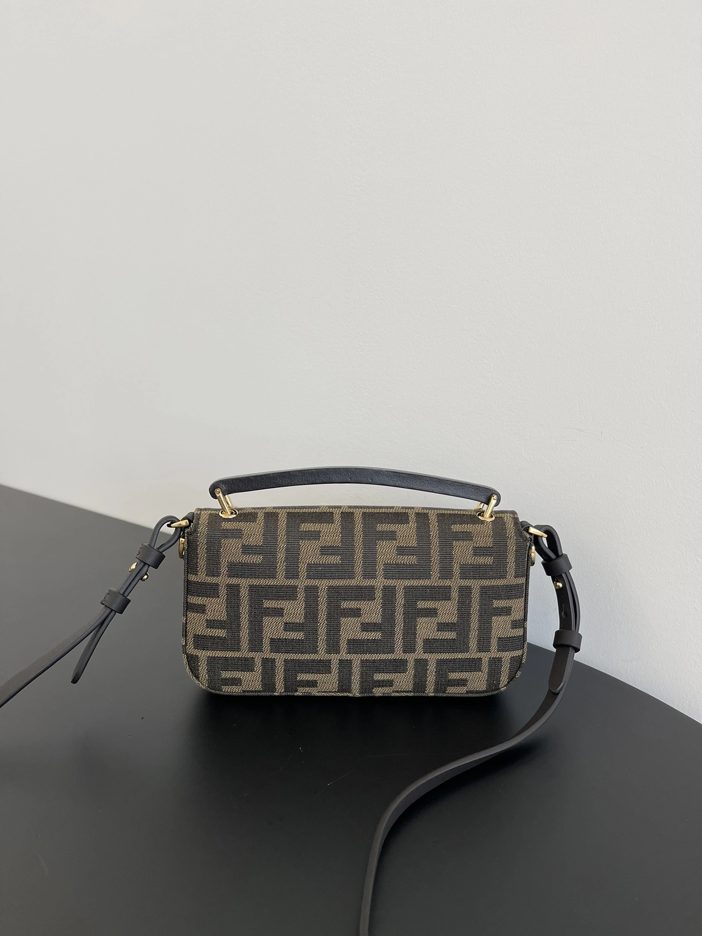 Comfortable Fendi Satchel Bags 69828
