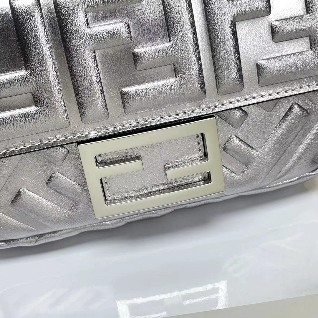 Fendi Satchel Bags Bright 69797
