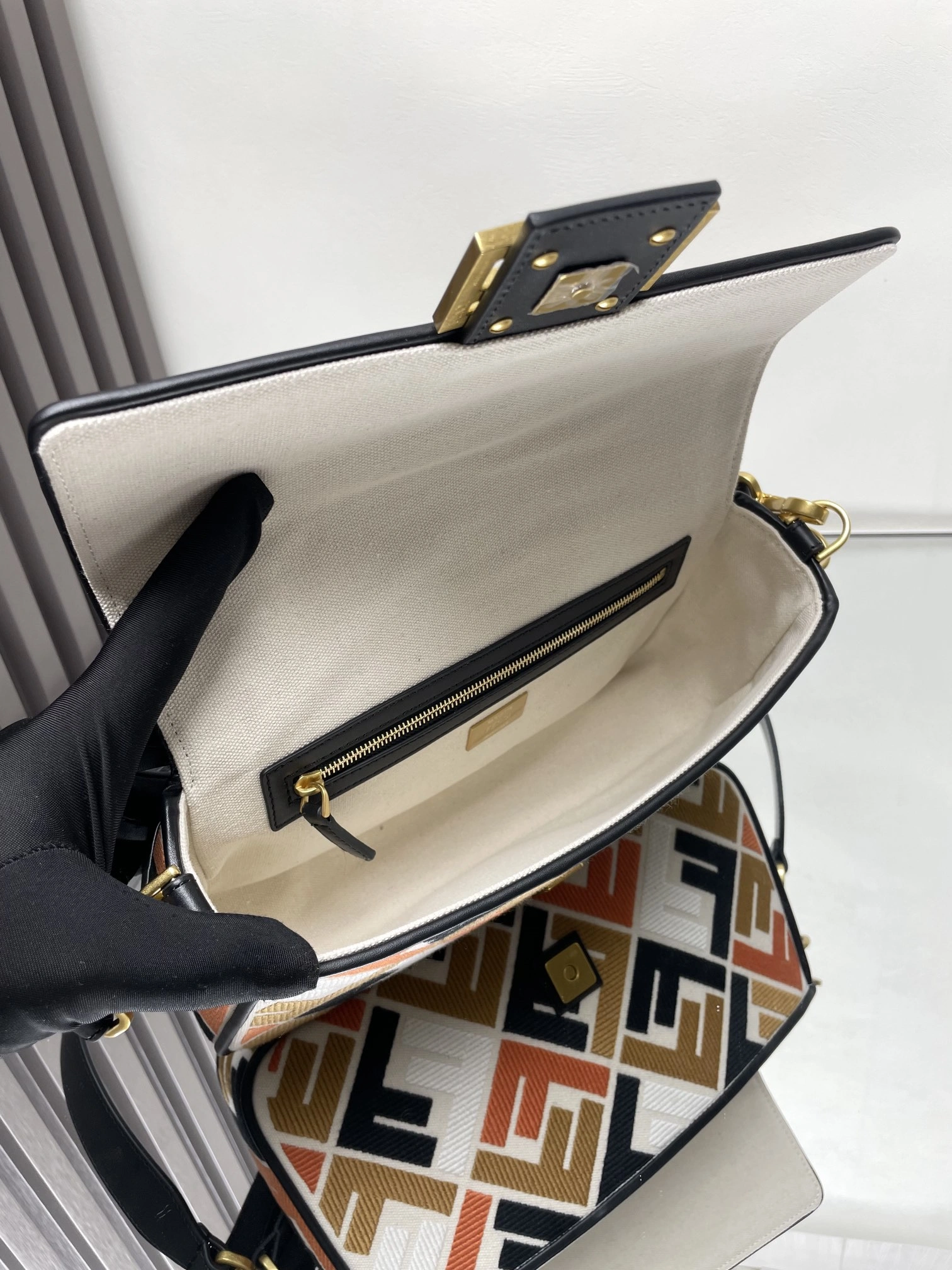 WaterResistant Fendi Satchel Bags 69787