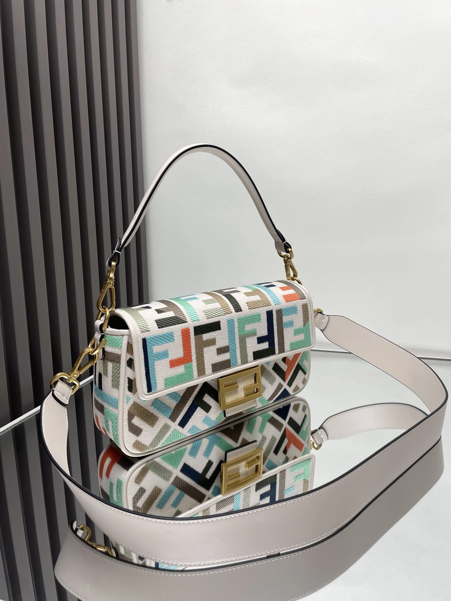 Fendi Satchel Bags Lightweight 69780