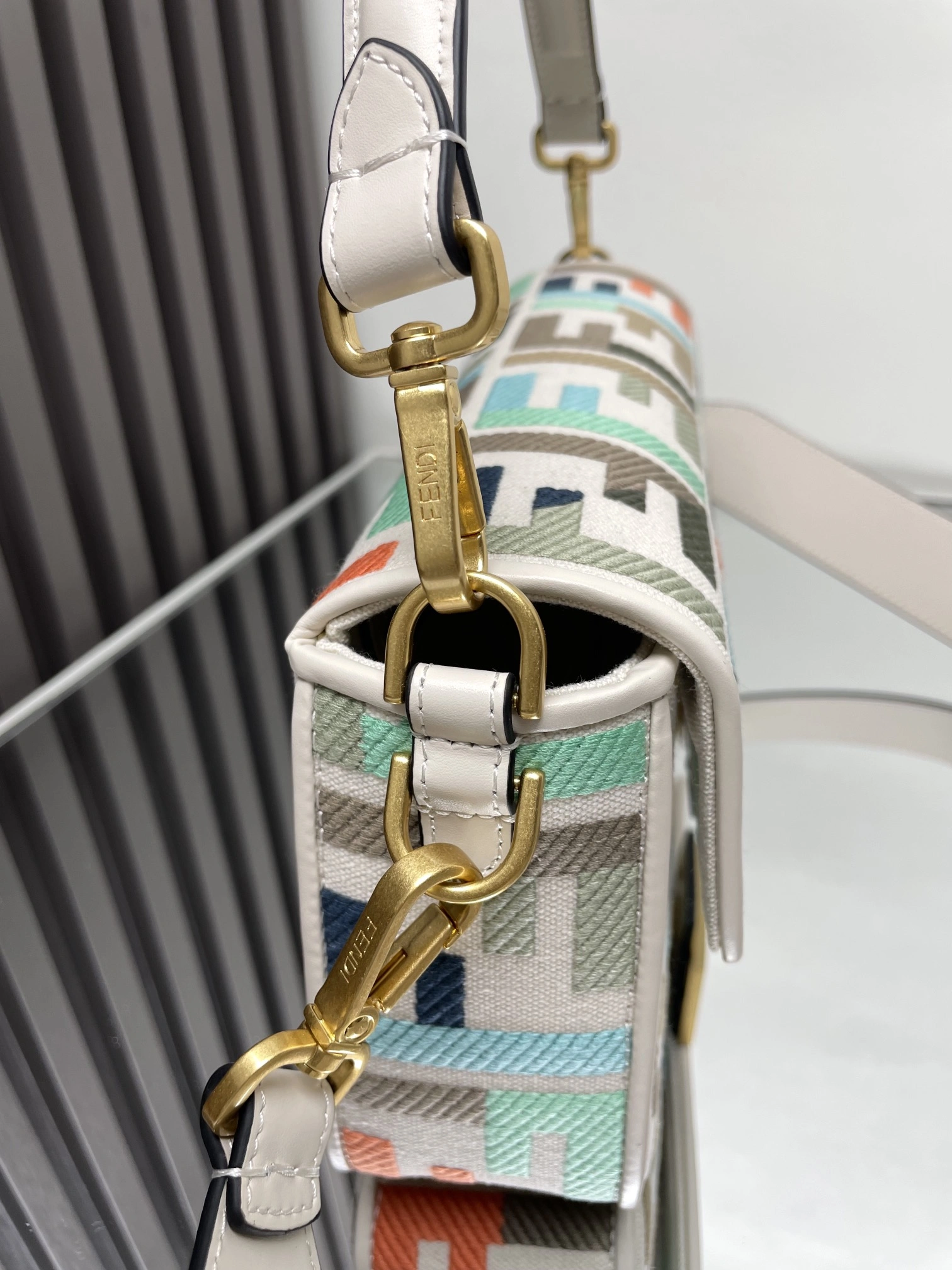 Fendi Satchel Bags Lightweight 69780