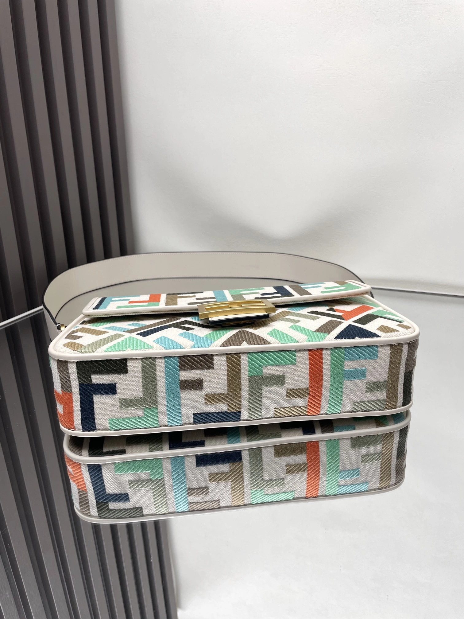 Fendi Satchel Bags Lightweight 69780
