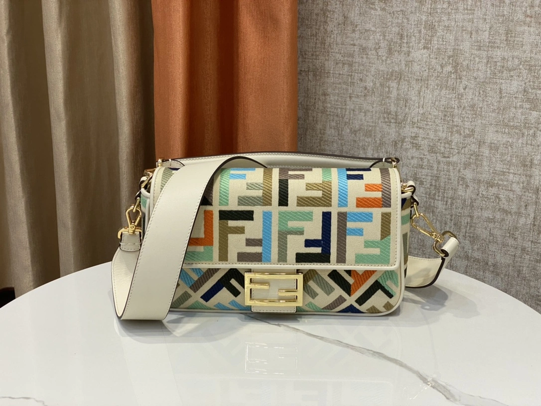Timeless Fendi Satchel Bags 69784