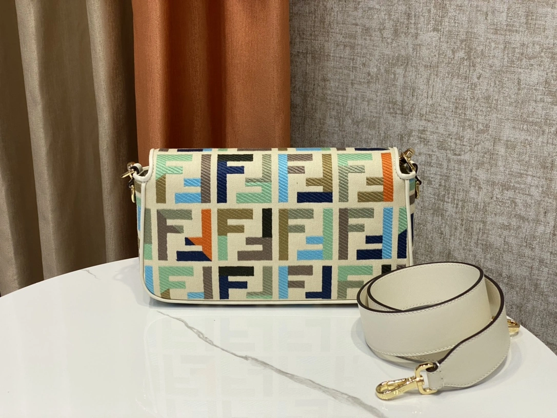Timeless Fendi Satchel Bags 69784