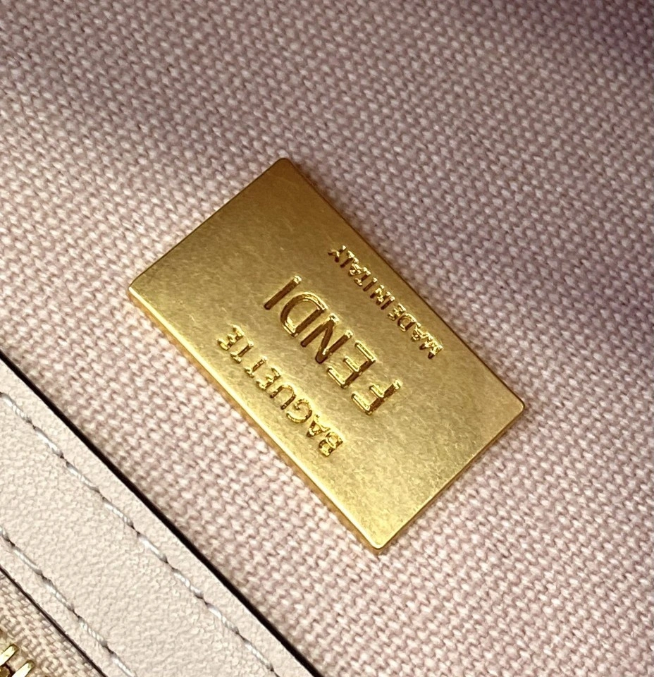 Breathable Fendi Satchel Bags 69789