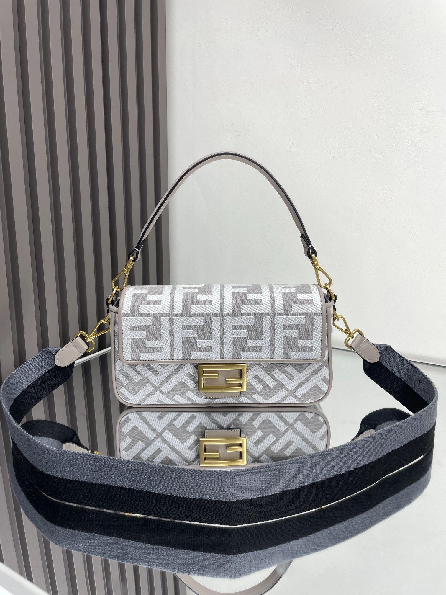 Functional Fendi Satchel Bags 69778