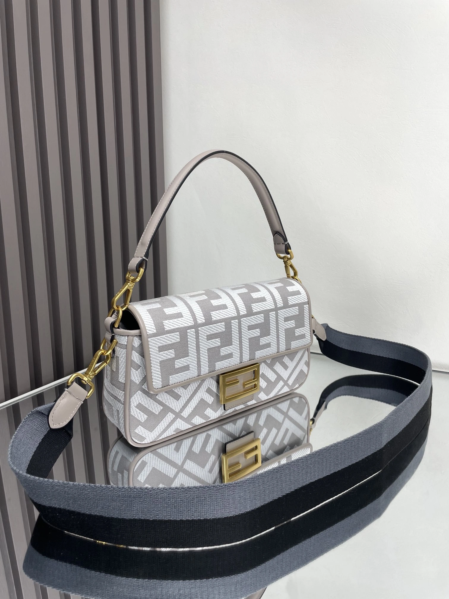 Functional Fendi Satchel Bags 69778