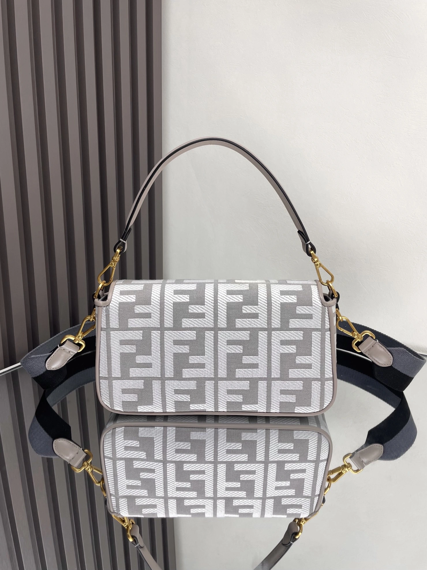 Functional Fendi Satchel Bags 69778