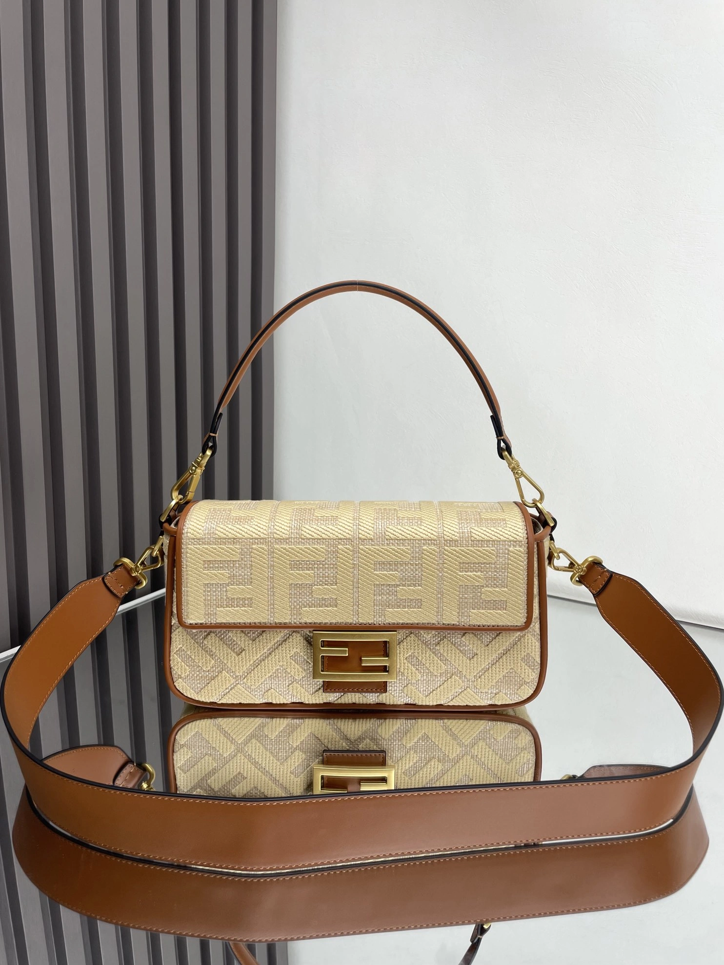 Unisex Fendi Satchel Bags 69769
