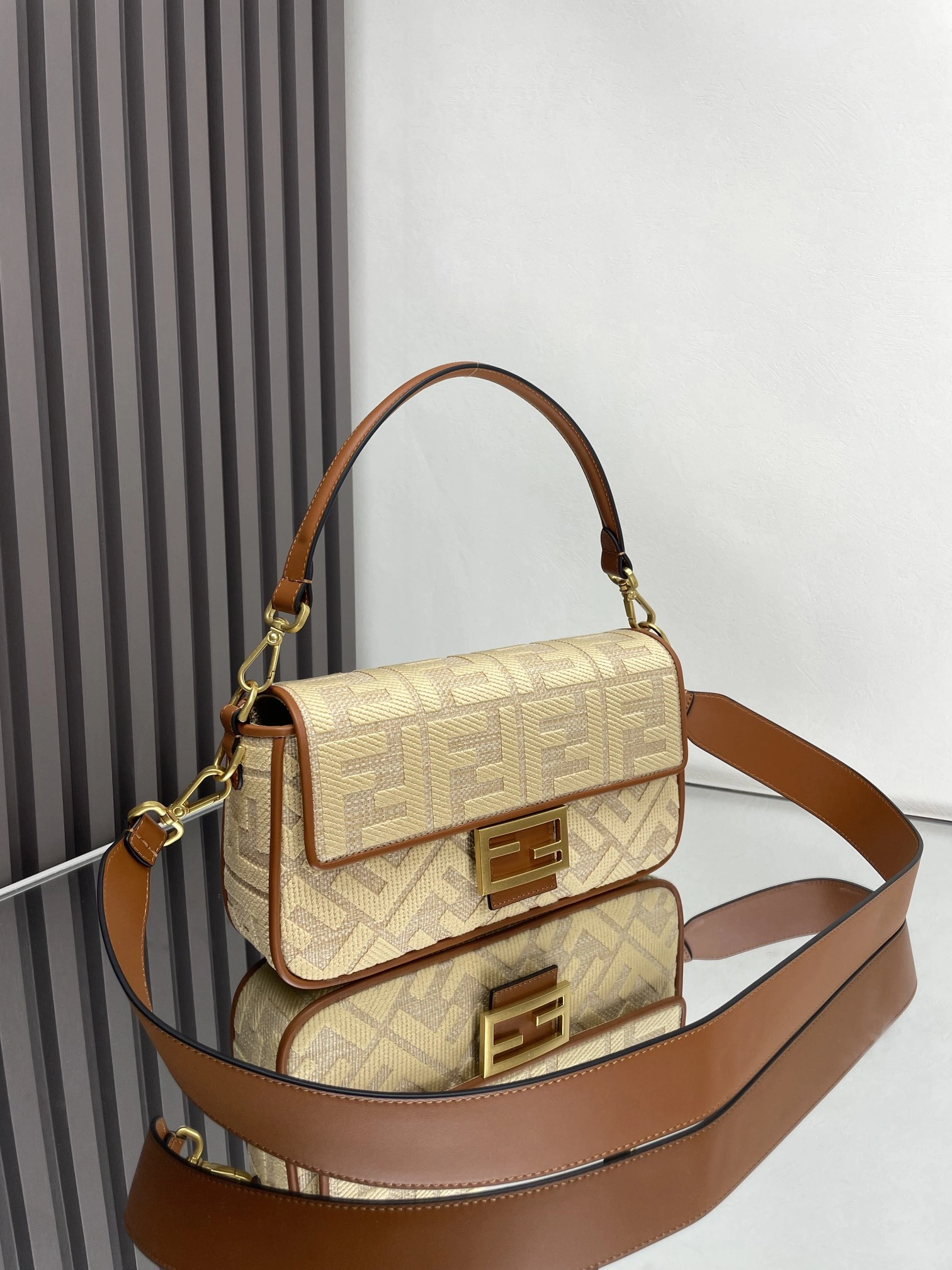 Unisex Fendi Satchel Bags 69769
