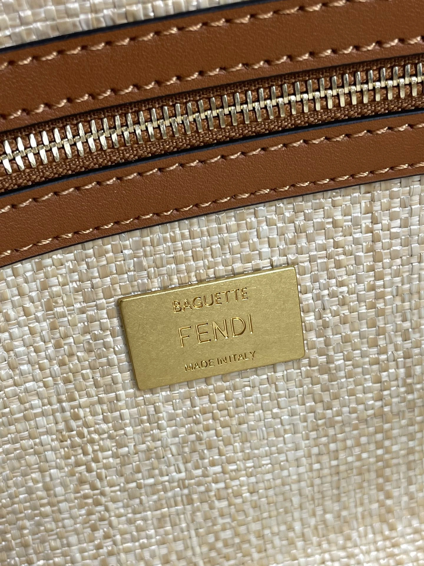 Unisex Fendi Satchel Bags 69769