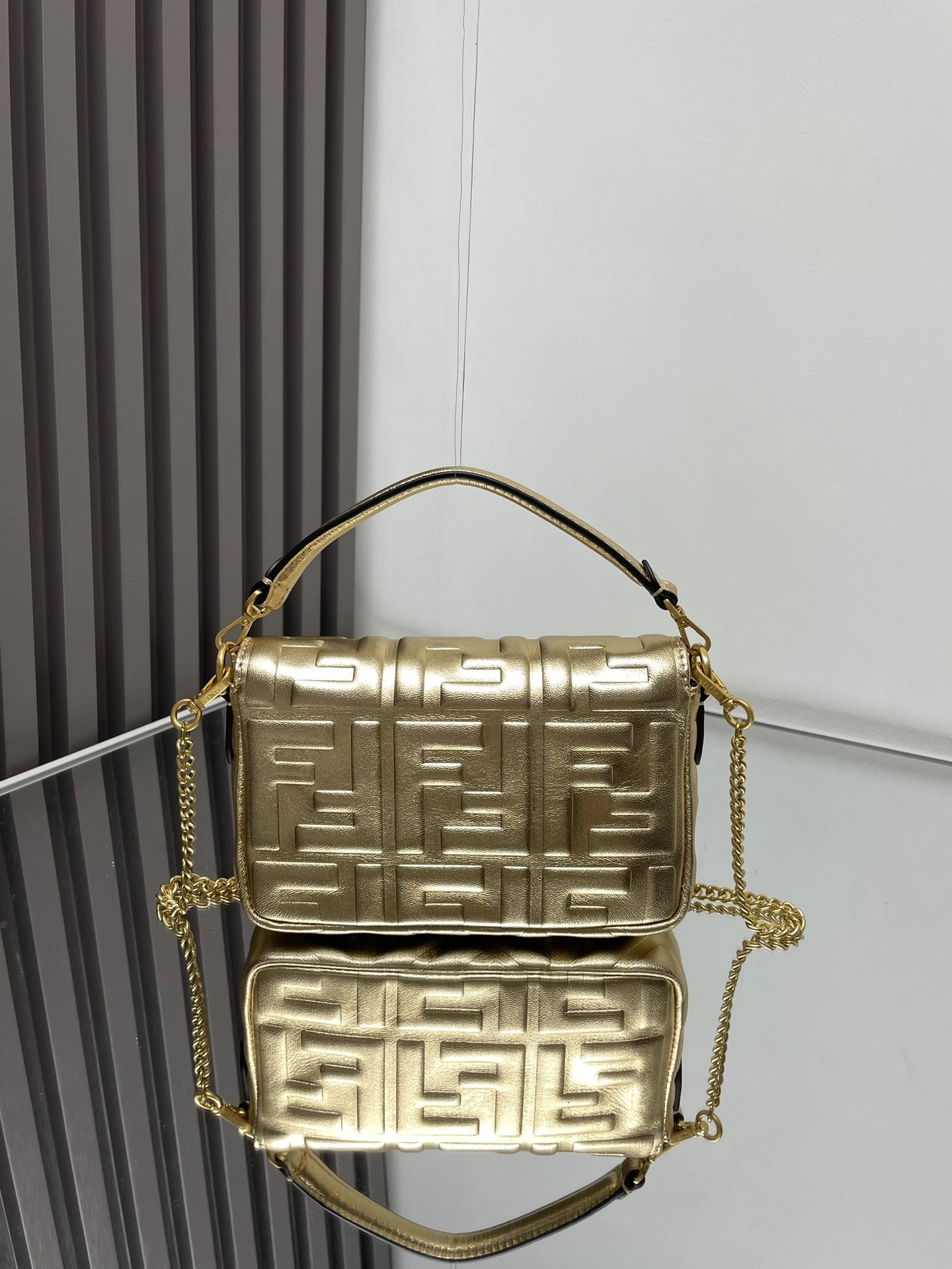 Bold Fendi Satchel Bags 69765