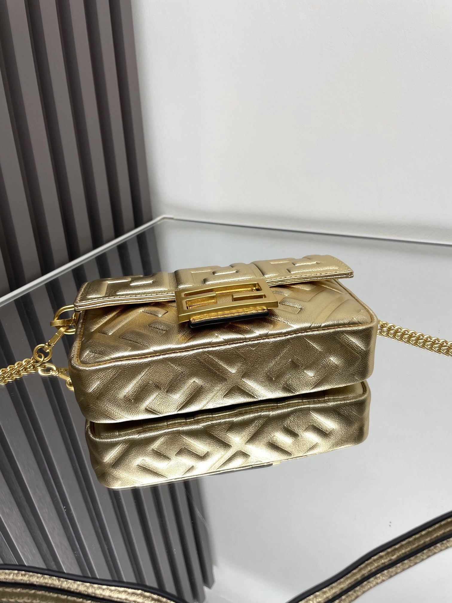 Bold Fendi Satchel Bags 69765