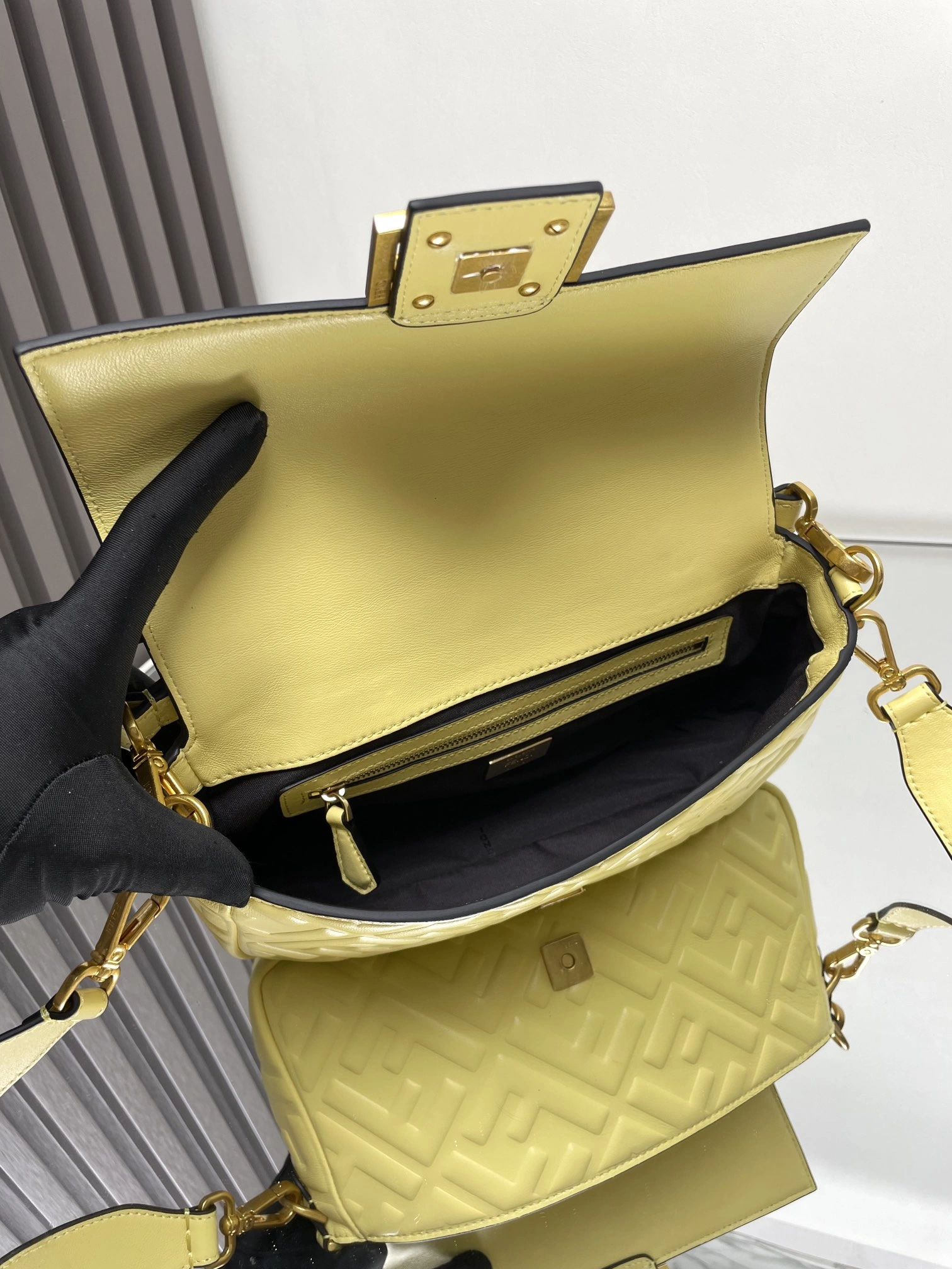 Modern Fendi Satchel Bags 69823