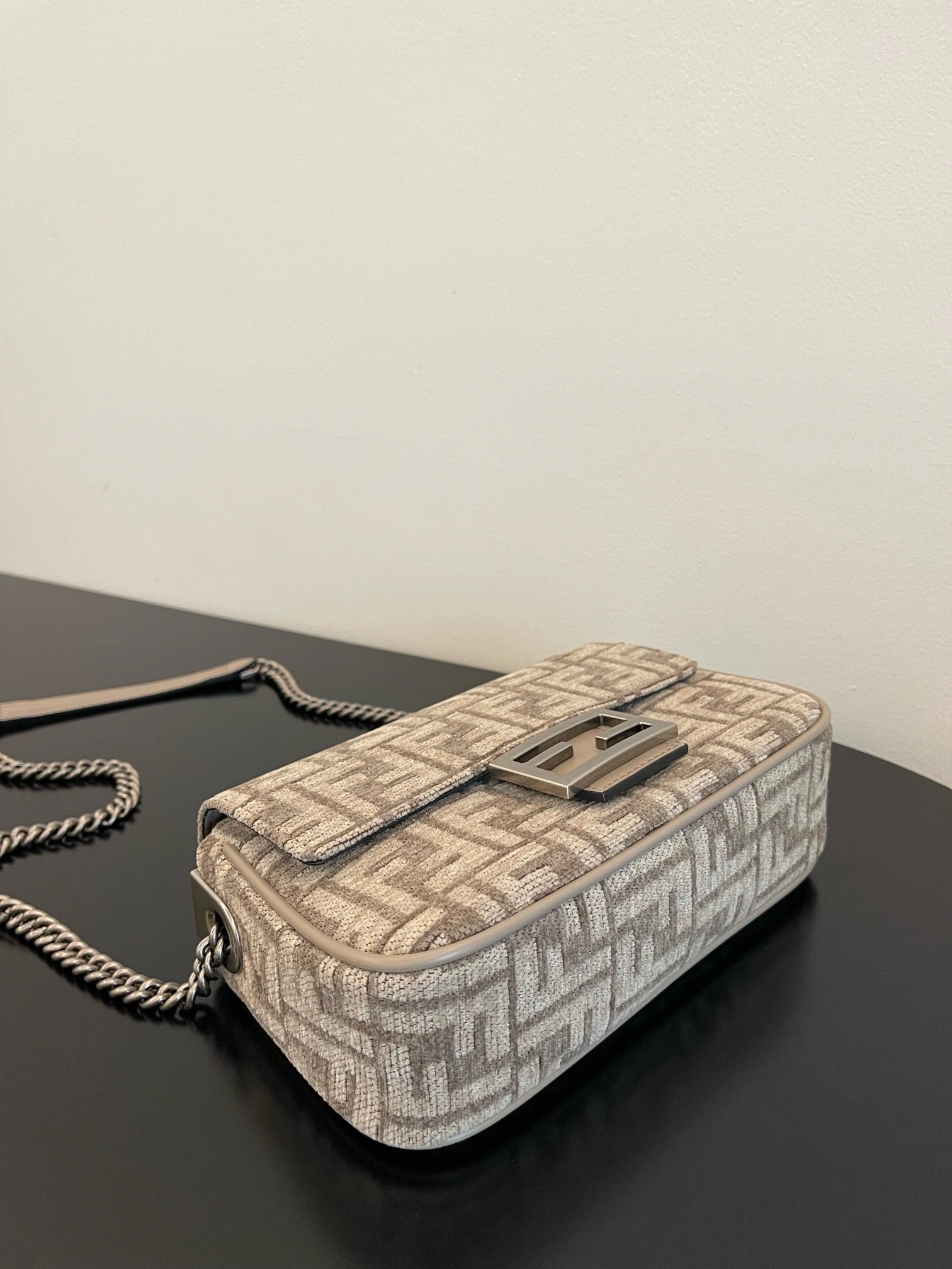 Lightweight Fendi Satchel Bags 69755