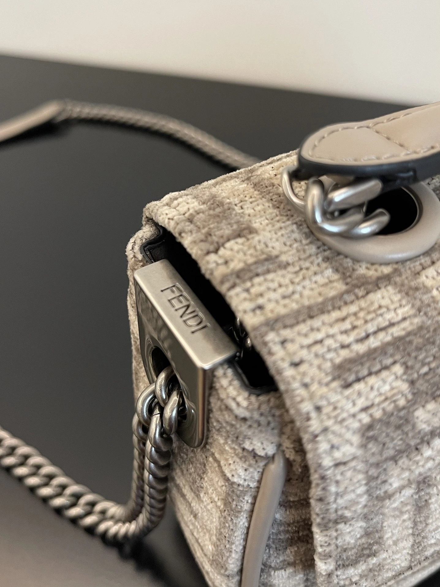 Lightweight Fendi Satchel Bags 69755