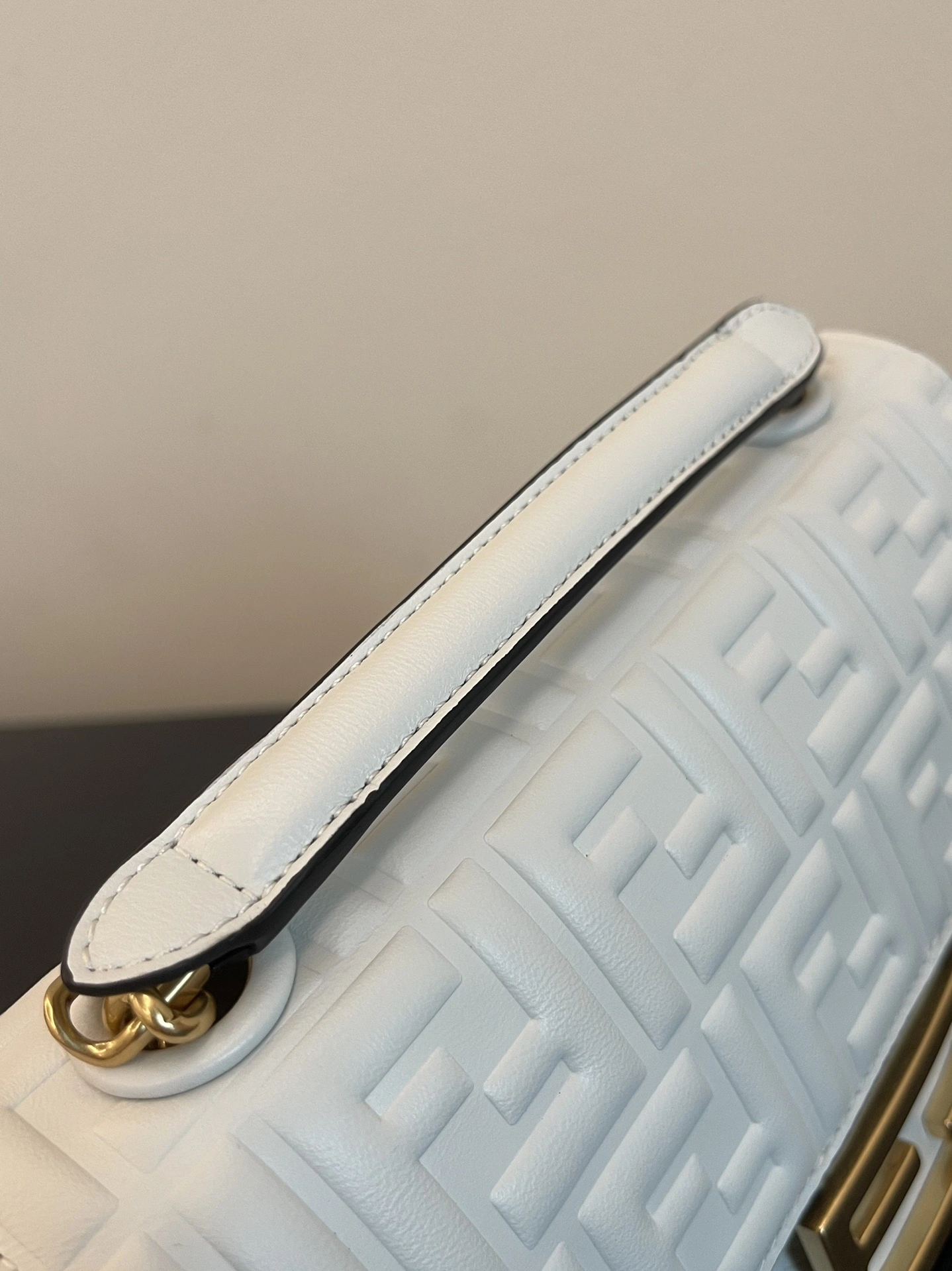 Sporty Fendi Satchel Bags 69745
