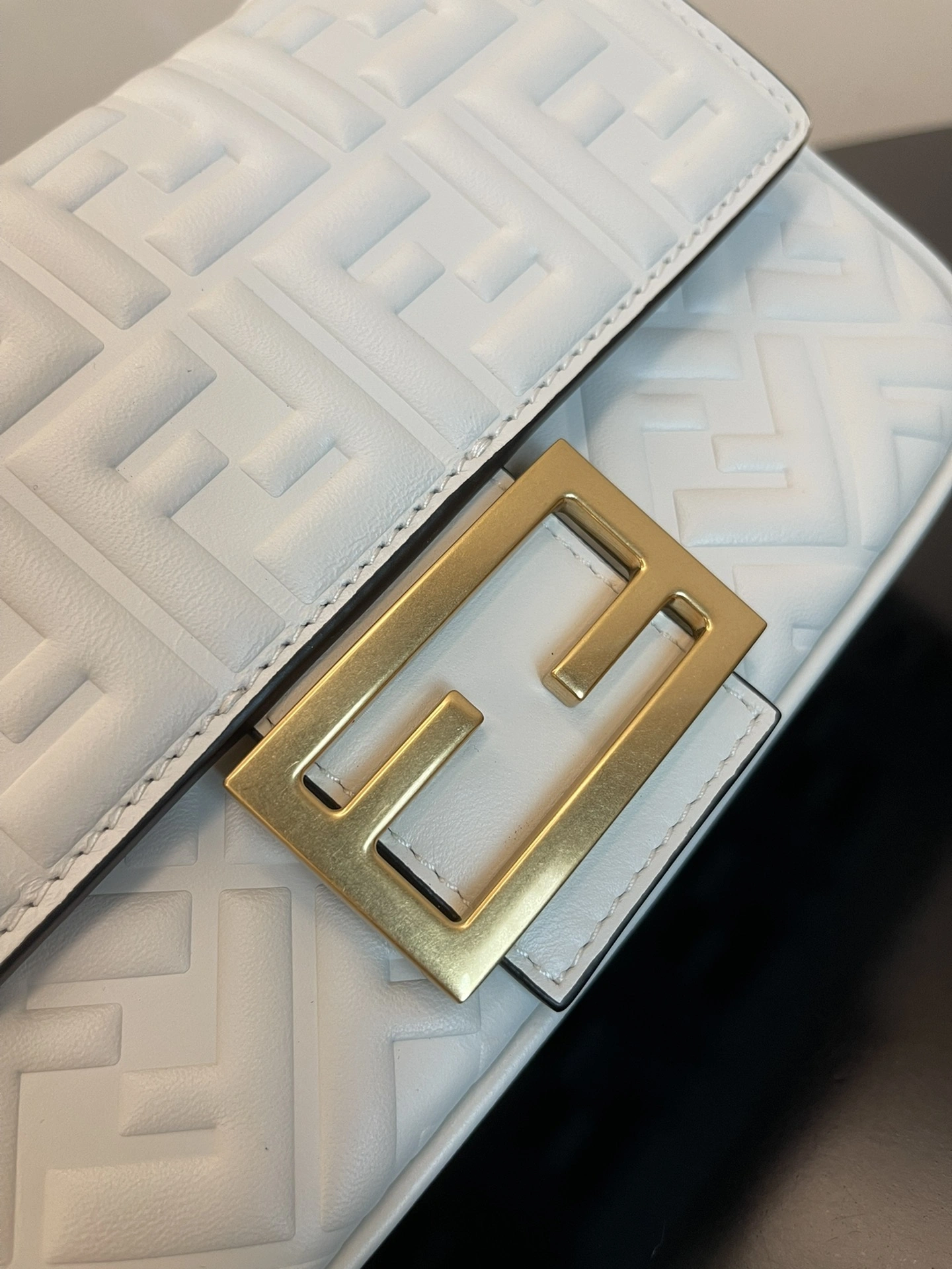 Sporty Fendi Satchel Bags 69745