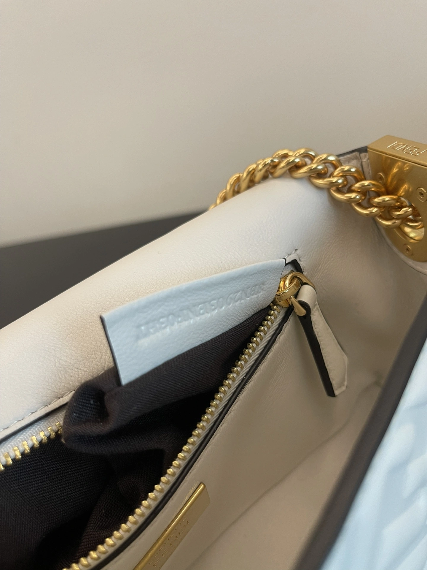 Sporty Fendi Satchel Bags 69745