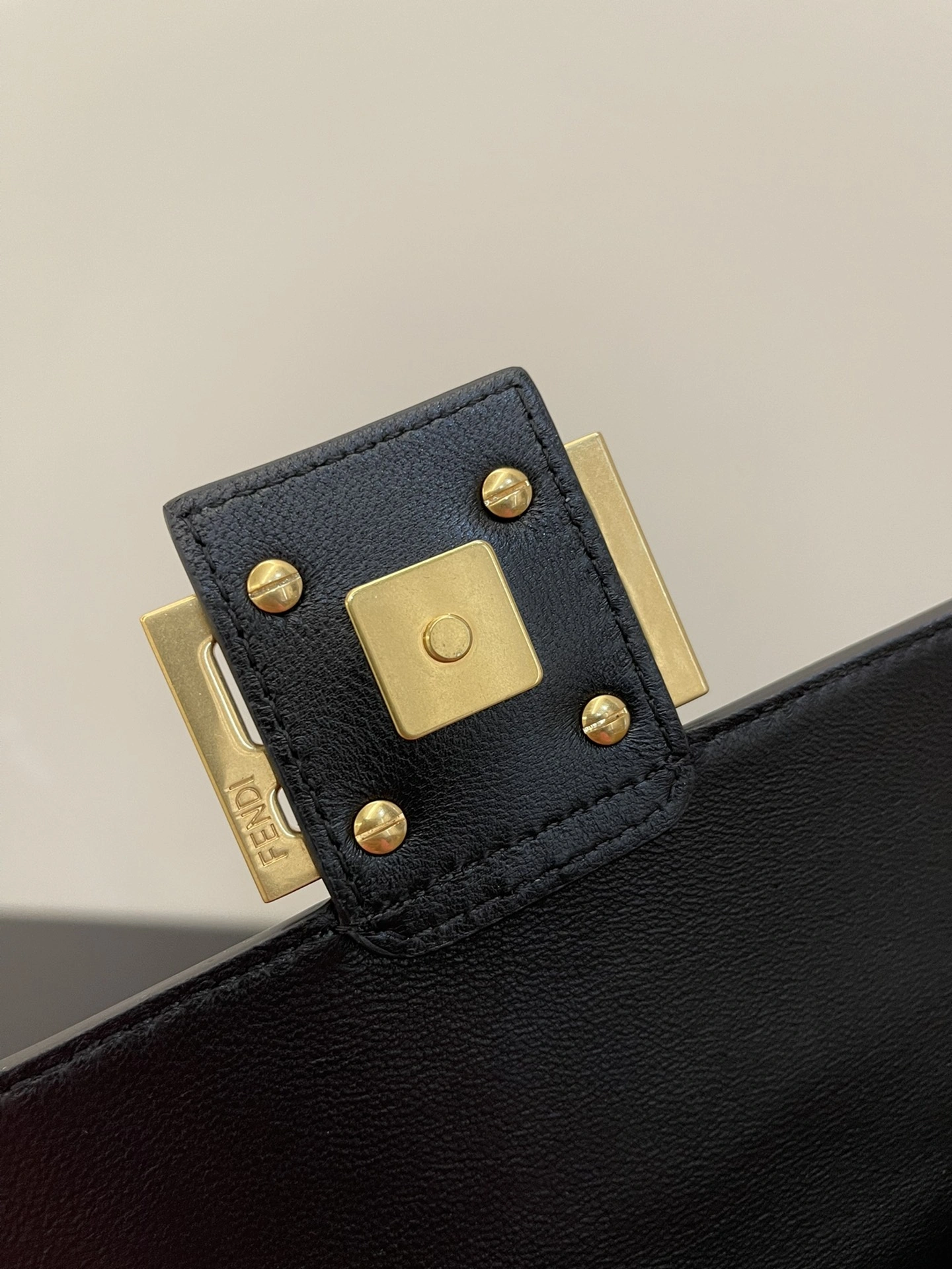 Fendi Satchel Bags Seasonal 69749