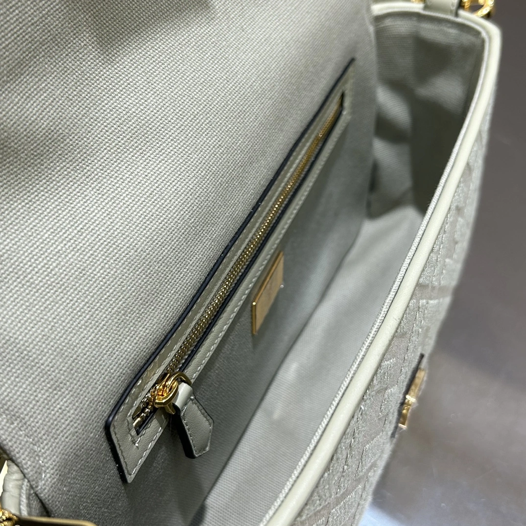 Fendi Satchel Bags Compact 69735