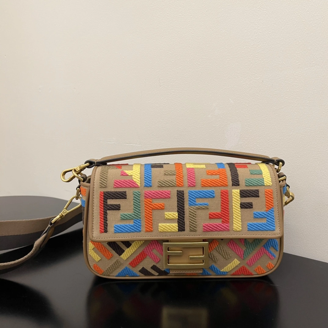 Fendi Satchel Bags Lightweight 69766