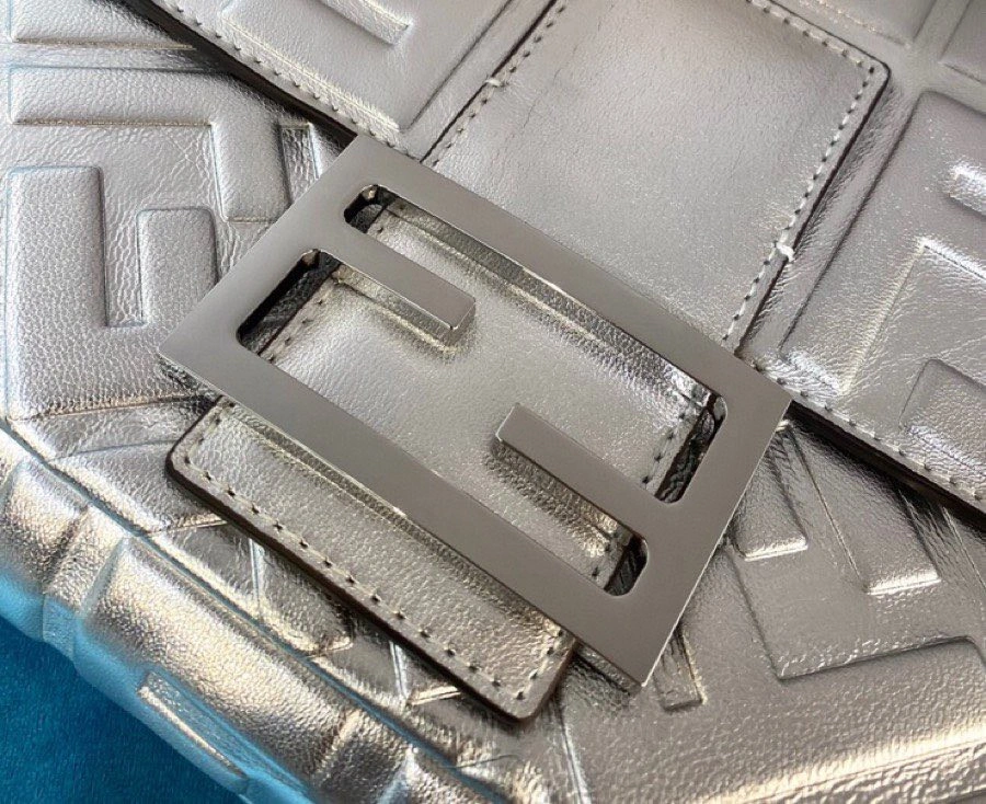 Fendi Satchel Bags Effortless 69727