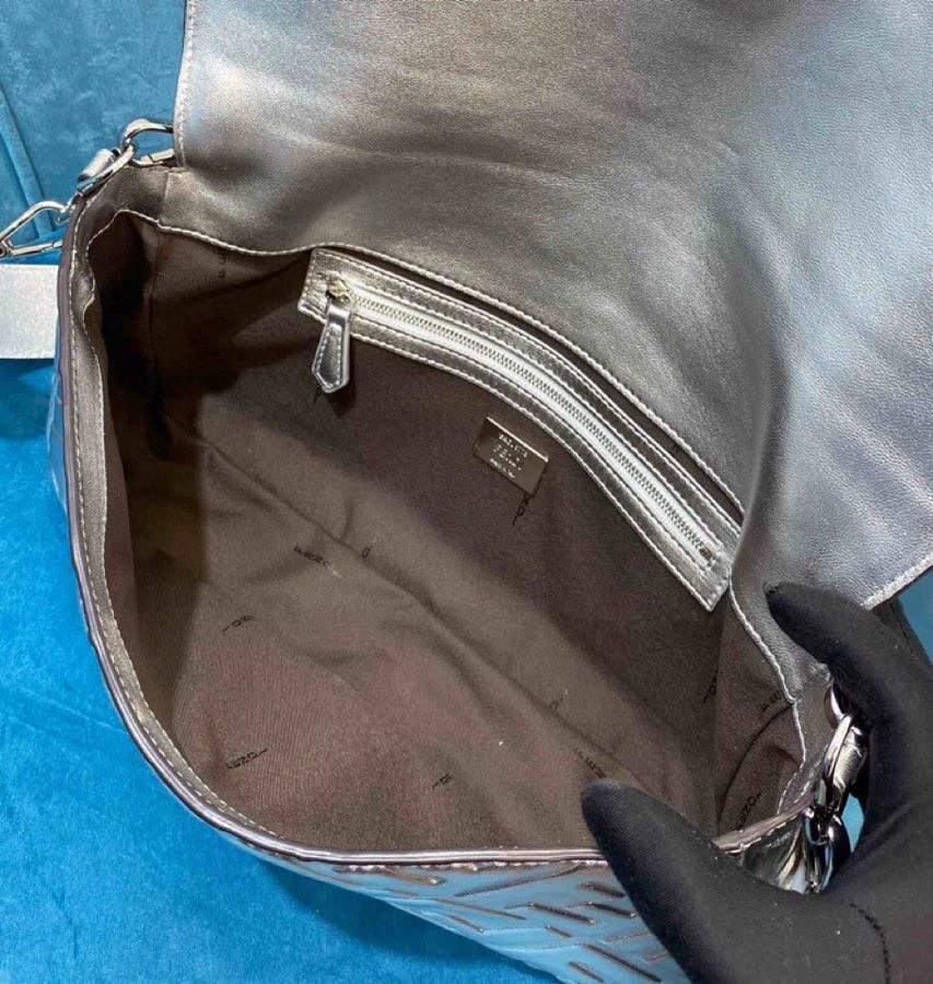 Fendi Satchel Bags Effortless 69727